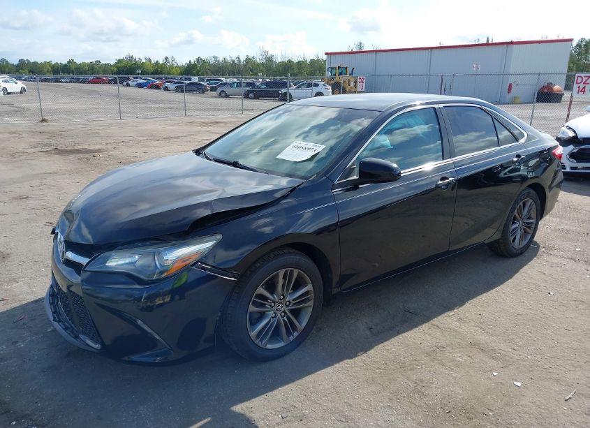 Photo 2 of 2016 Toyota Camry SE (VIN 4T1BF1FK9GU615411)