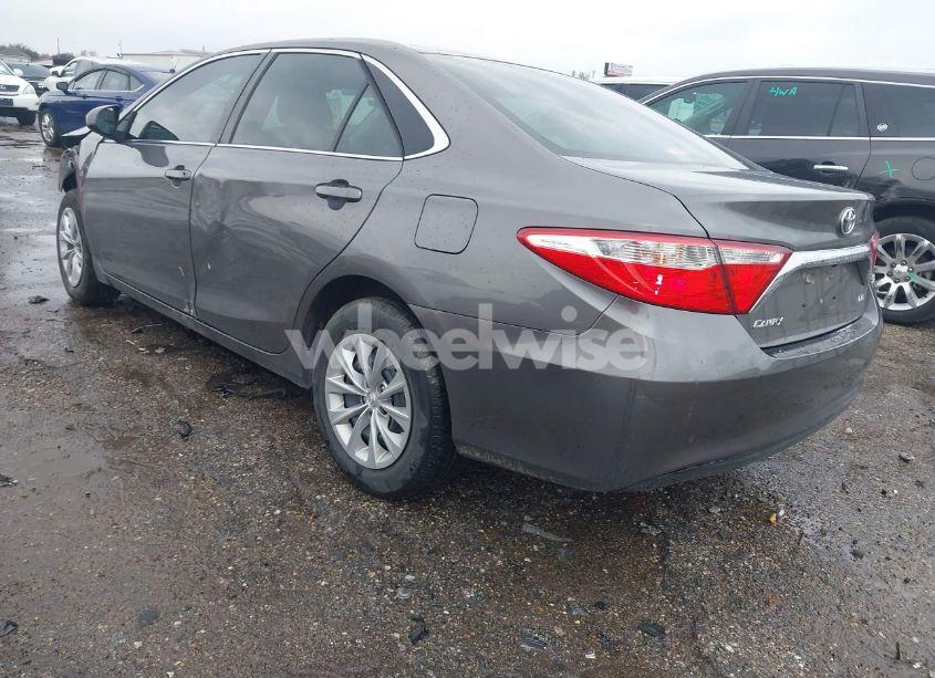 Photo 3 of 2017 Toyota Camry LE (VIN 4T1BF1FK9HU277106)