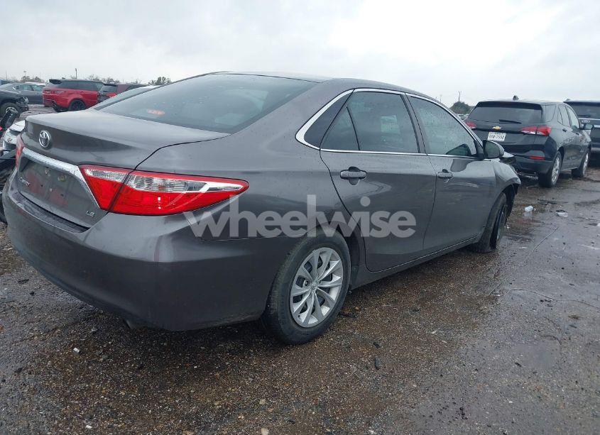 Photo 4 of 2017 Toyota Camry LE (VIN 4T1BF1FK9HU277106)