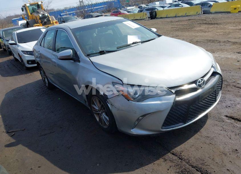2017 Toyota Camry SE (VIN 4T1BF1FK9HU307513) main photo