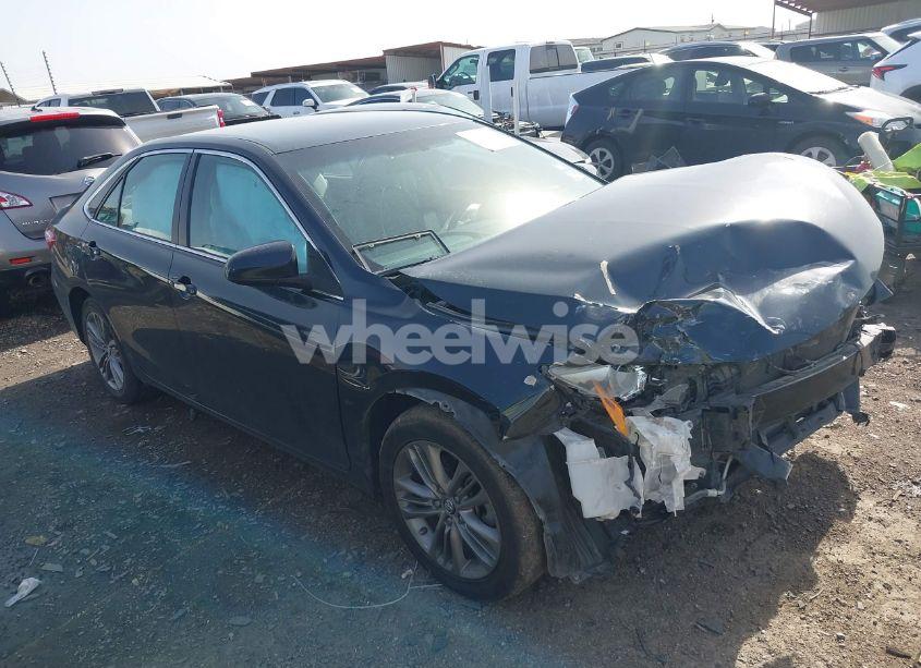 2017 Toyota Camry SE (VIN 4T1BF1FK9HU321587) main photo