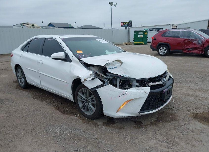 2017 Toyota Camry SE (VIN 4T1BF1FK9HU328782) main photo