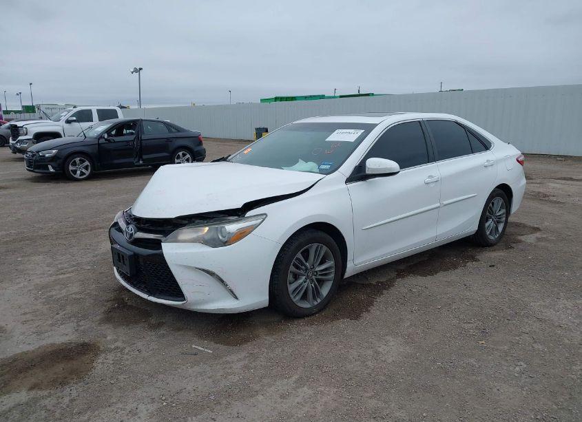 Photo 2 of 2017 Toyota Camry SE (VIN 4T1BF1FK9HU328782)