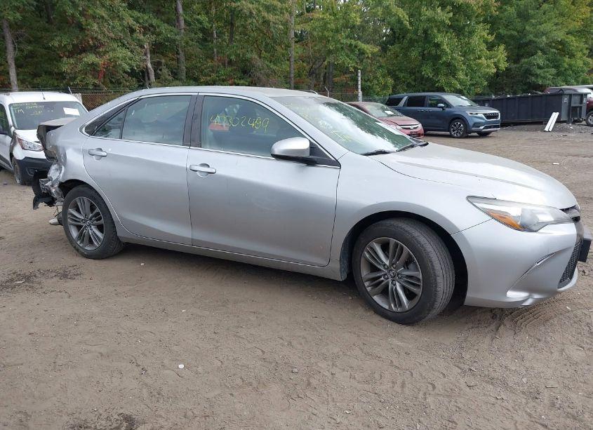 2017 Toyota Camry SE (VIN 4T1BF1FK9HU333612) main photo