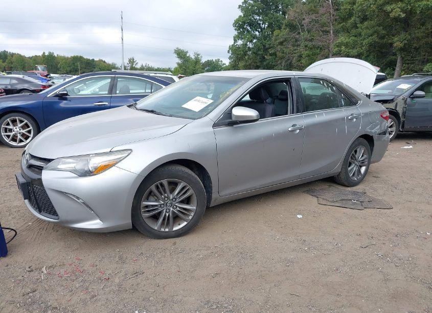 Photo 2 of 2017 Toyota Camry SE (VIN 4T1BF1FK9HU333612)