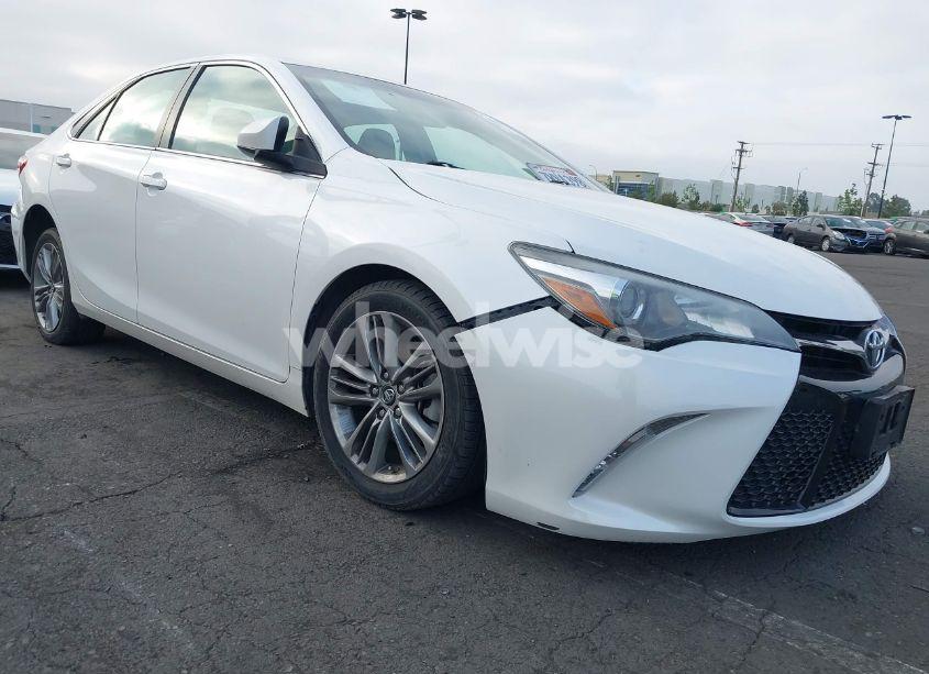 2017 Toyota Camry SE (VIN 4T1BF1FK9HU347431) main photo