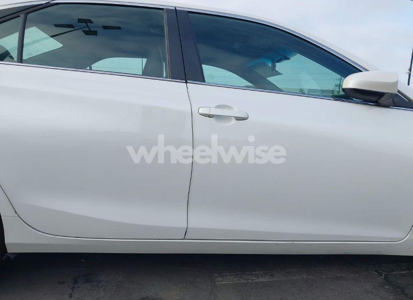 Photo 14 of 2017 Toyota Camry SE (VIN 4T1BF1FK9HU347431)