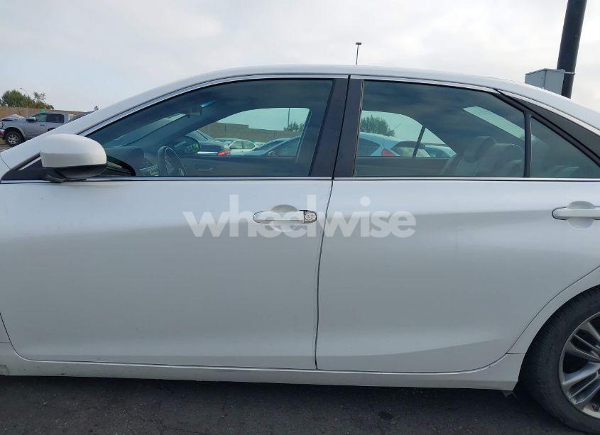 Photo 15 of 2017 Toyota Camry SE (VIN 4T1BF1FK9HU347431)