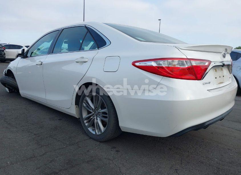 Photo 3 of 2017 Toyota Camry SE (VIN 4T1BF1FK9HU347431)