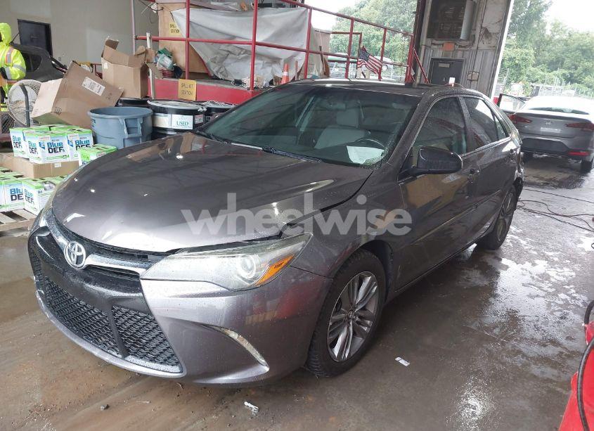 Photo 2 of 2017 Toyota Camry SE (VIN 4T1BF1FK9HU348899)