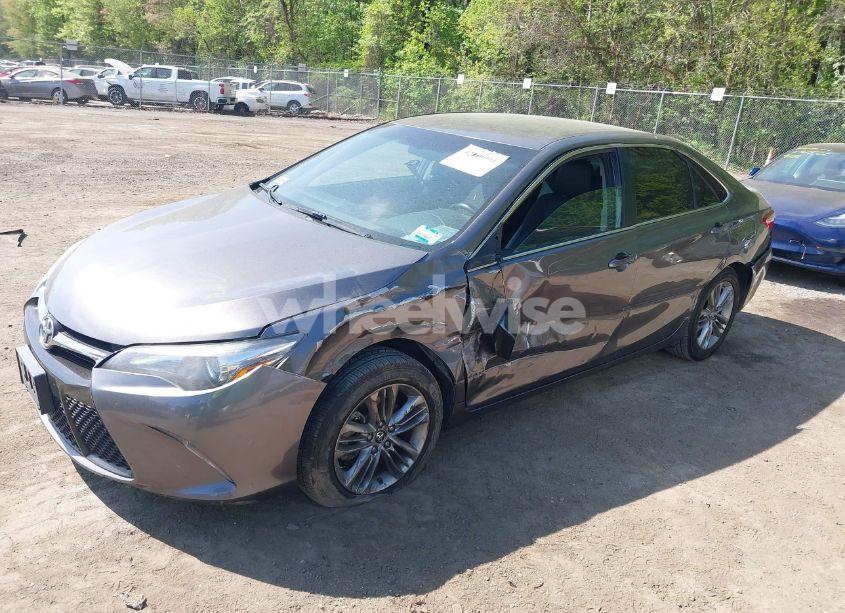 Photo 2 of 2017 Toyota Camry SE (VIN 4T1BF1FK9HU352063)