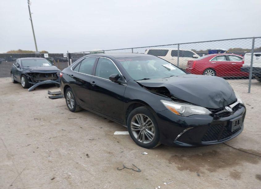 2017 Toyota Camry SE (VIN 4T1BF1FK9HU353908) main photo