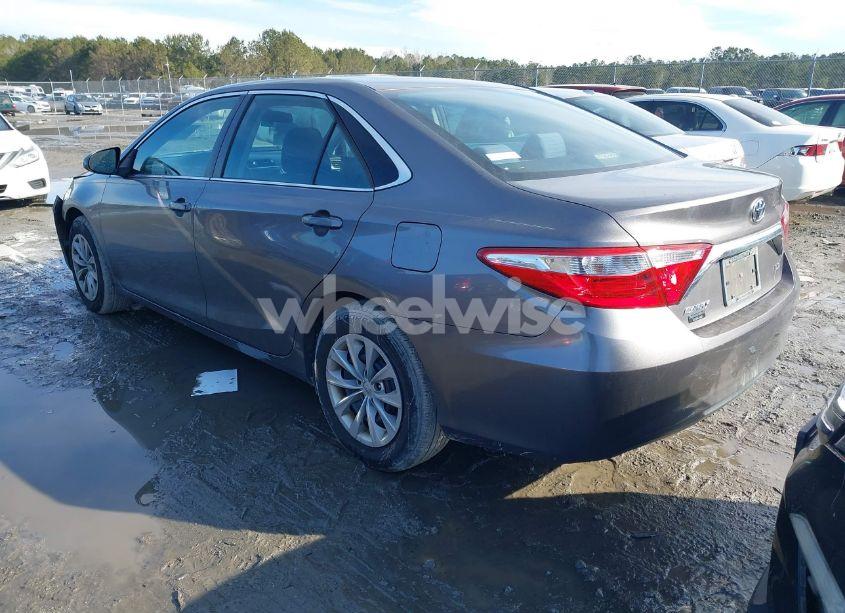 Photo 3 of 2017 Toyota Camry LE (VIN 4T1BF1FK9HU362060)