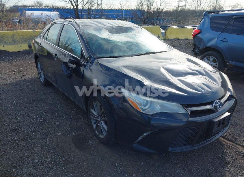 2017 Toyota Camry SE (VIN 4T1BF1FK9HU399139) main photo