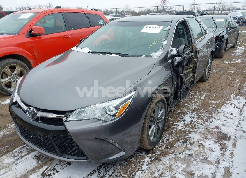 Photo 2 of 2017 Toyota Camry SE (VIN 4T1BF1FK9HU404520)