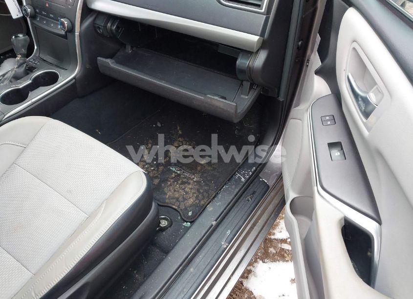 Photo 5 of 2017 Toyota Camry SE (VIN 4T1BF1FK9HU404520)