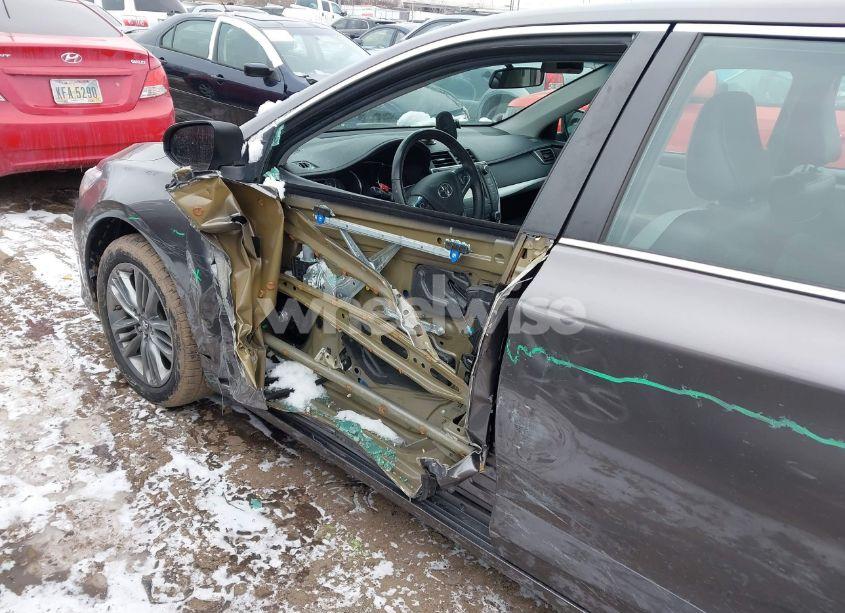 Photo 6 of 2017 Toyota Camry SE (VIN 4T1BF1FK9HU404520)