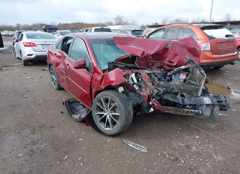 2017 Toyota Camry XSE (VIN 4T1BF1FK9HU620609) main photo