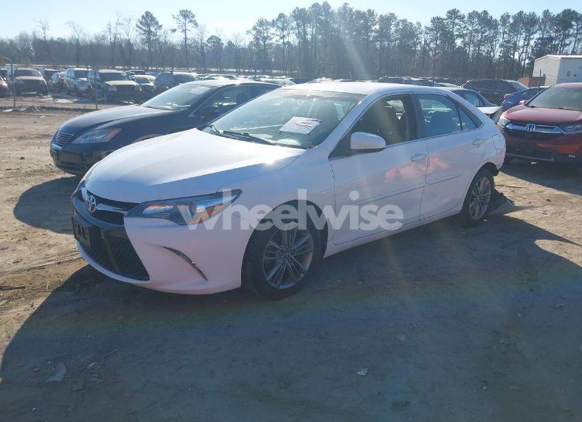 Photo 2 of 2017 Toyota Camry SE (VIN 4T1BF1FK9HU624160)