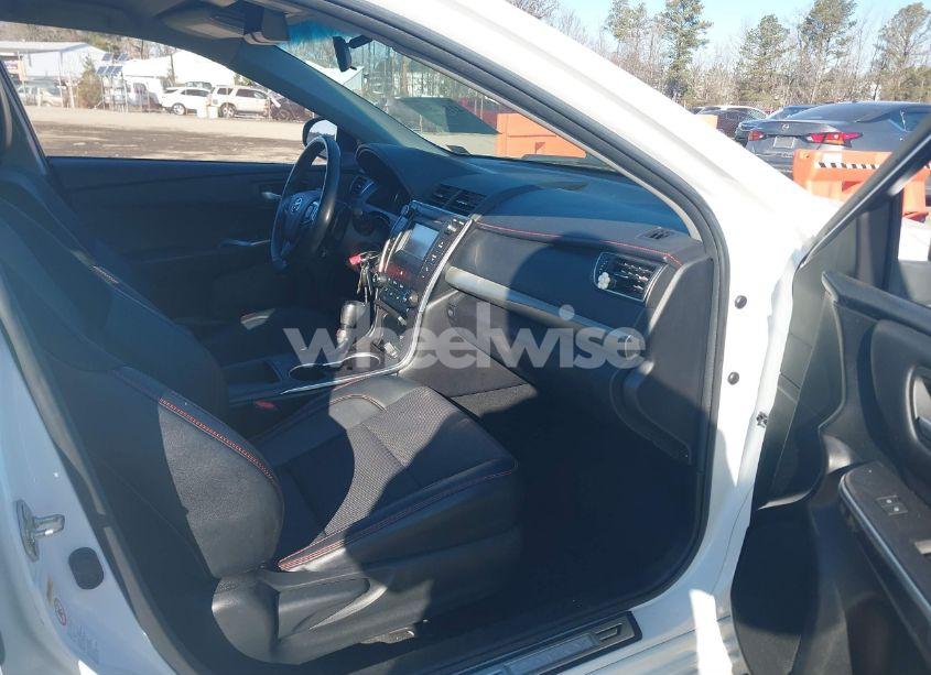 Photo 5 of 2017 Toyota Camry SE (VIN 4T1BF1FK9HU624160)