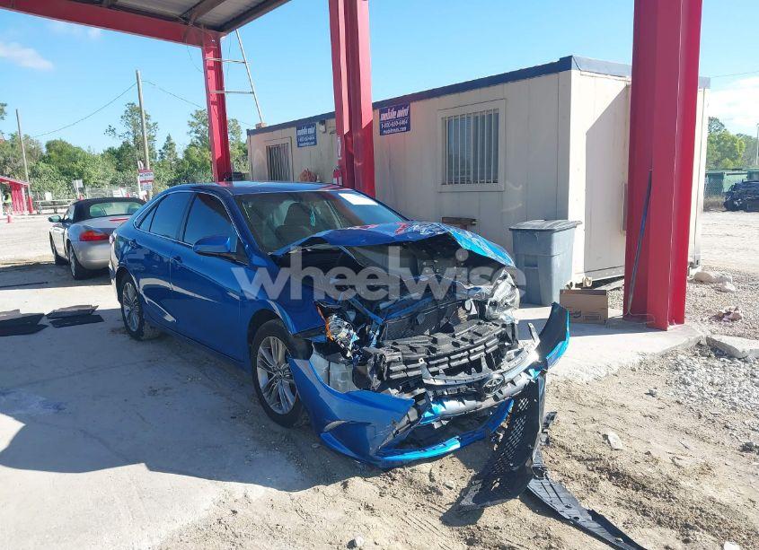 2017 Toyota Camry SE (VIN 4T1BF1FK9HU628578) main photo