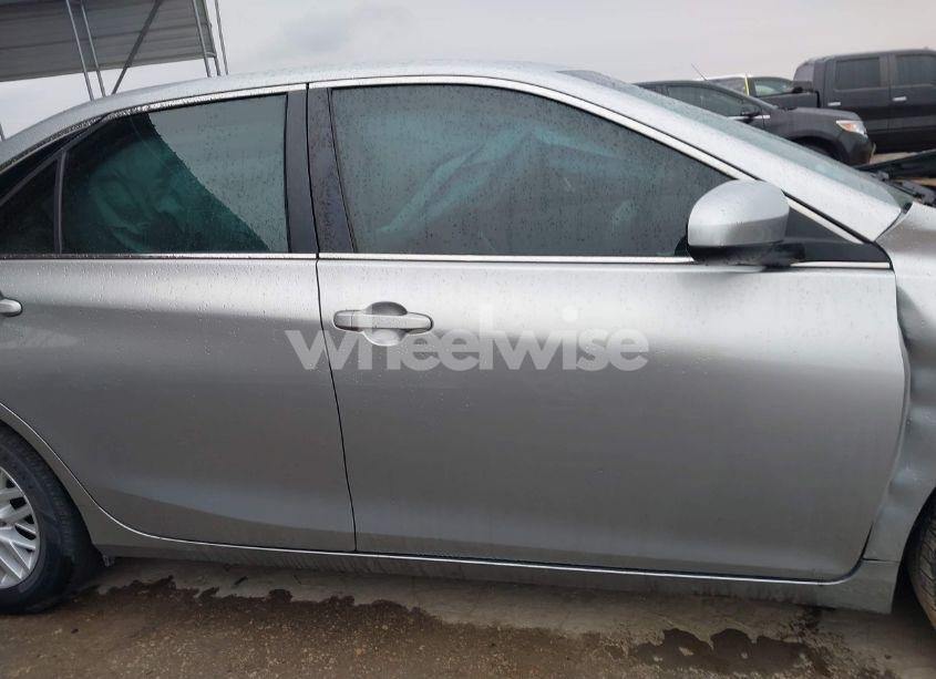 Photo 13 of 2017 Toyota Camry LE (VIN 4T1BF1FK9HU637233)