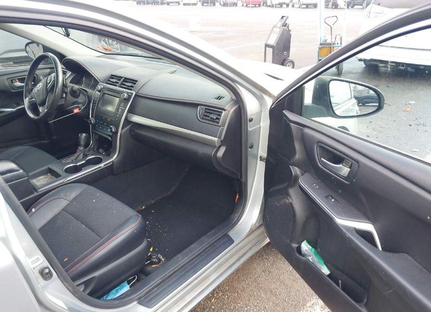 Photo 5 of 2017 Toyota Camry SE (VIN 4T1BF1FK9HU642223)