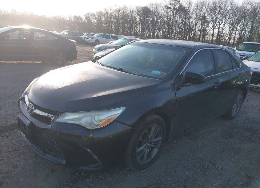 Photo 2 of 2017 Toyota Camry SE (VIN 4T1BF1FK9HU693365)