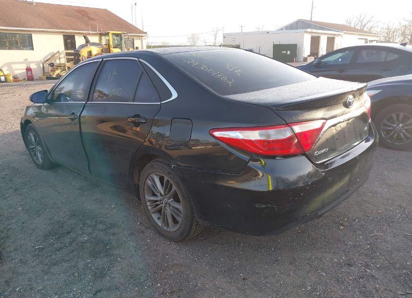 Photo 3 of 2017 Toyota Camry SE (VIN 4T1BF1FK9HU693365)