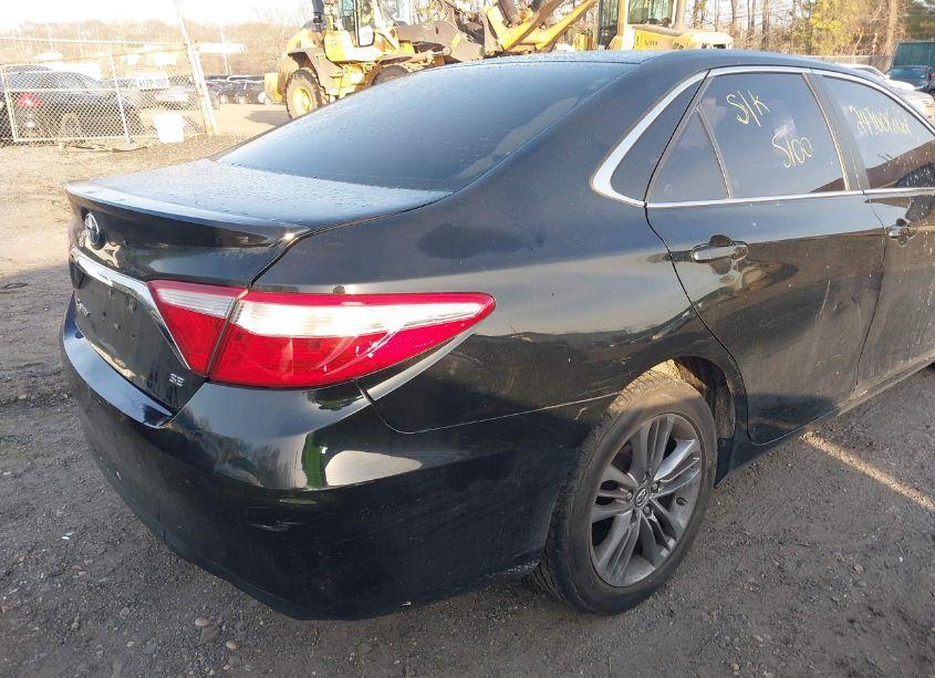 Photo 4 of 2017 Toyota Camry SE (VIN 4T1BF1FK9HU693365)