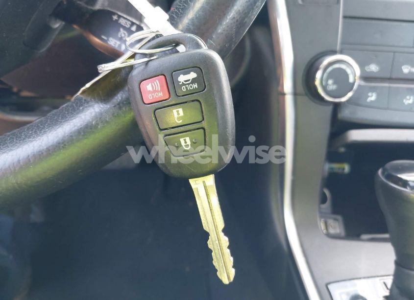 Photo 11 of 2017 Toyota Camry SE (VIN 4T1BF1FK9HU696945)