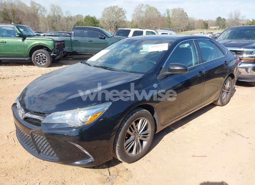 Photo 2 of 2017 Toyota Camry SE (VIN 4T1BF1FK9HU696945)