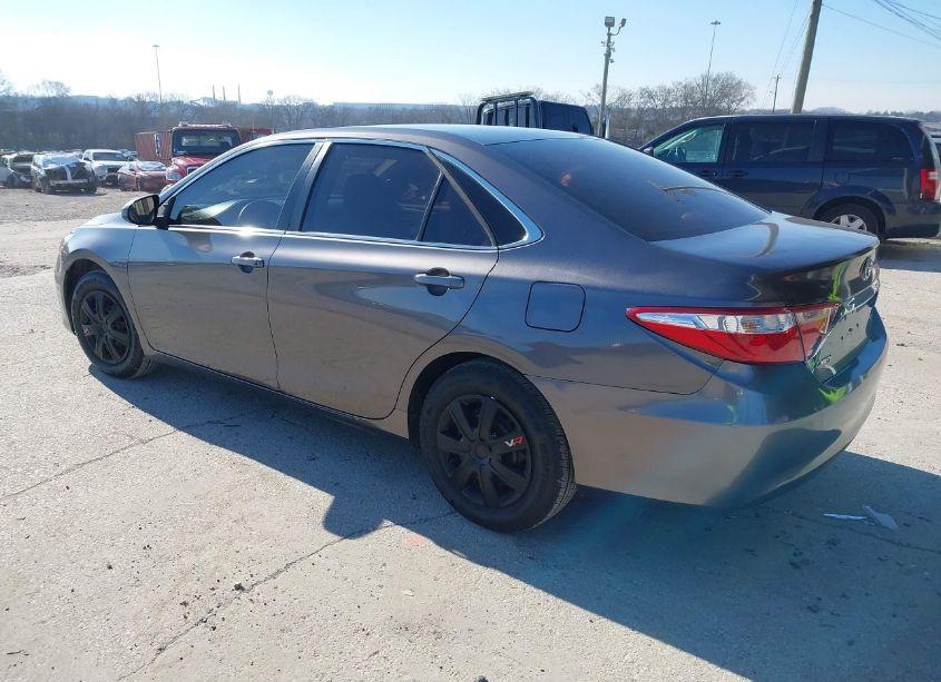 Photo 3 of 2017 Toyota Camry LE (VIN 4T1BF1FK9HU708429)