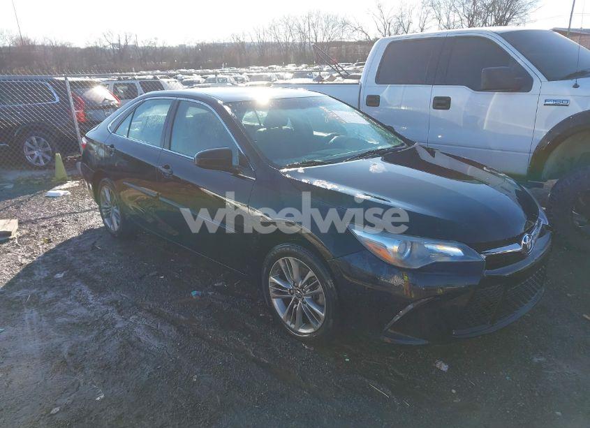 2017 Toyota Camry SE (VIN 4T1BF1FK9HU710617) main photo