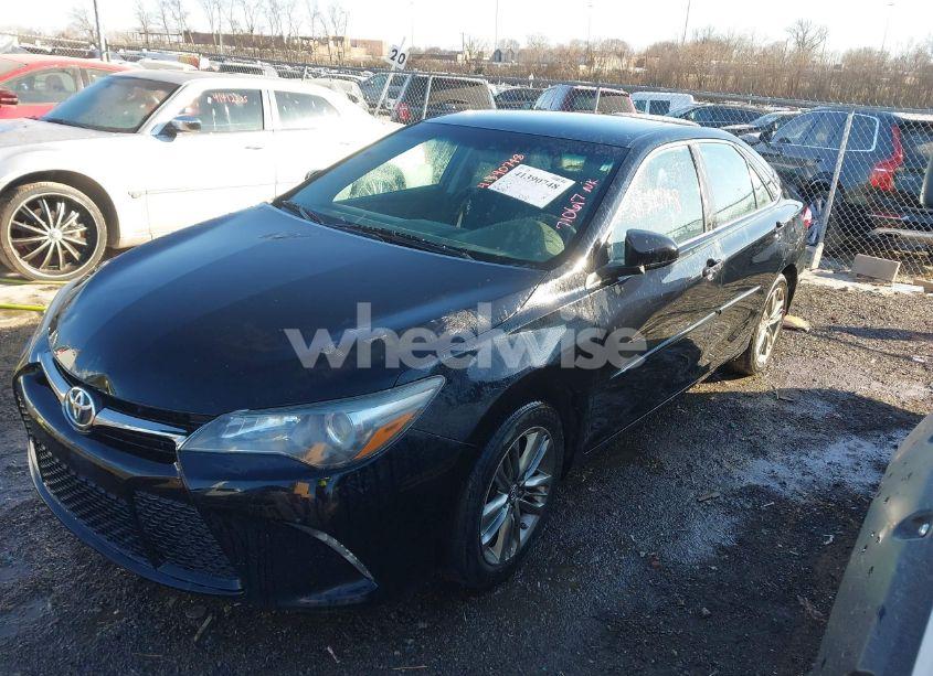 Photo 2 of 2017 Toyota Camry SE (VIN 4T1BF1FK9HU710617)