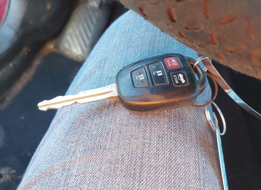 Photo 11 of 2017 Toyota Camry LE (VIN 4T1BF1FK9HU725179)