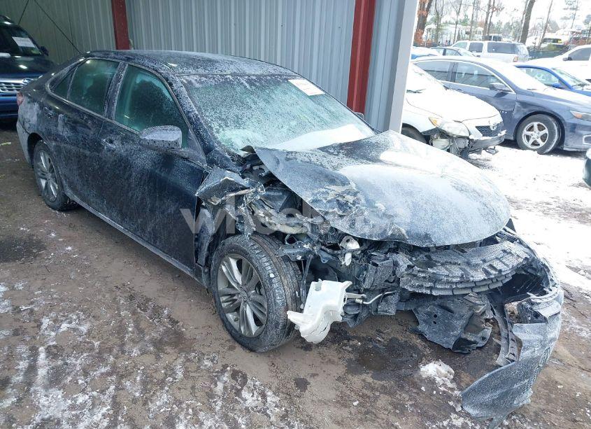 2017 Toyota Camry SE (VIN 4T1BF1FK9HU729989) main photo