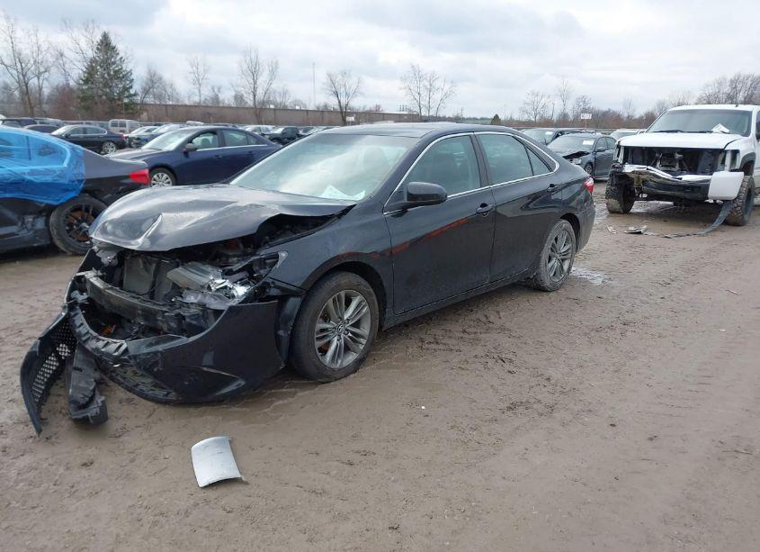 Photo 2 of 2017 Toyota Camry SE (VIN 4T1BF1FK9HU774883)