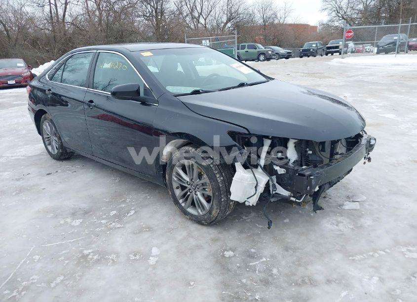 2017 Toyota Camry SE (VIN 4T1BF1FK9HU804030) main photo