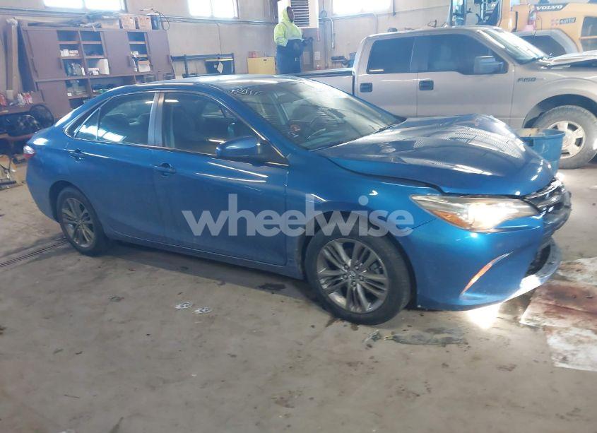 2017 Toyota Camry SE (VIN 4T1BF1FK9HU806229) main photo