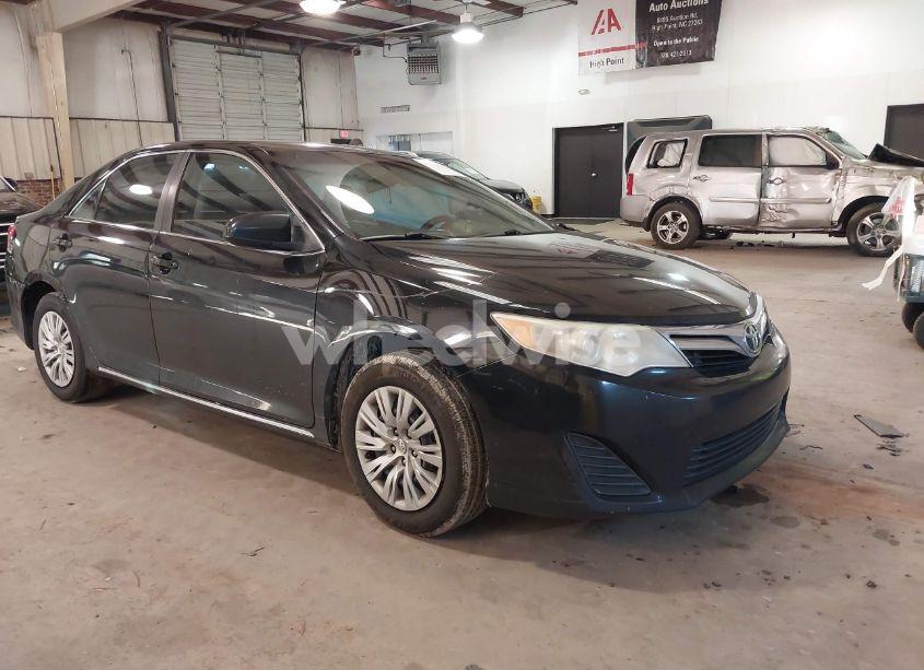 2012 Toyota Camry LE (VIN 4T1BF1FKXCU091633) main photo