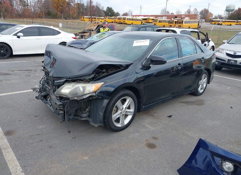 Photo 2 of 2012 Toyota Camry SE (VIN 4T1BF1FKXCU132584)