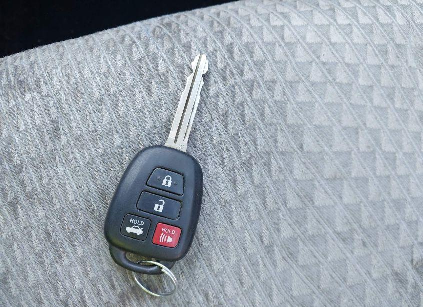 Photo 11 of 2012 Toyota Camry SE (VIN 4T1BF1FKXCU154410)