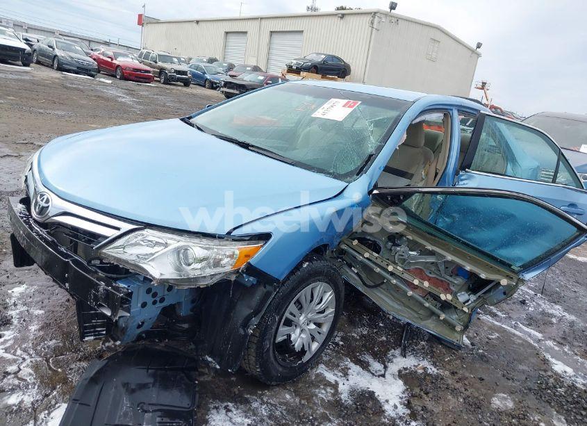 Photo 2 of 2012 Toyota Camry LE (VIN 4T1BF1FKXCU501282)