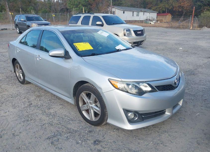 2012 Toyota Camry SE (VIN 4T1BF1FKXCU501993) main photo