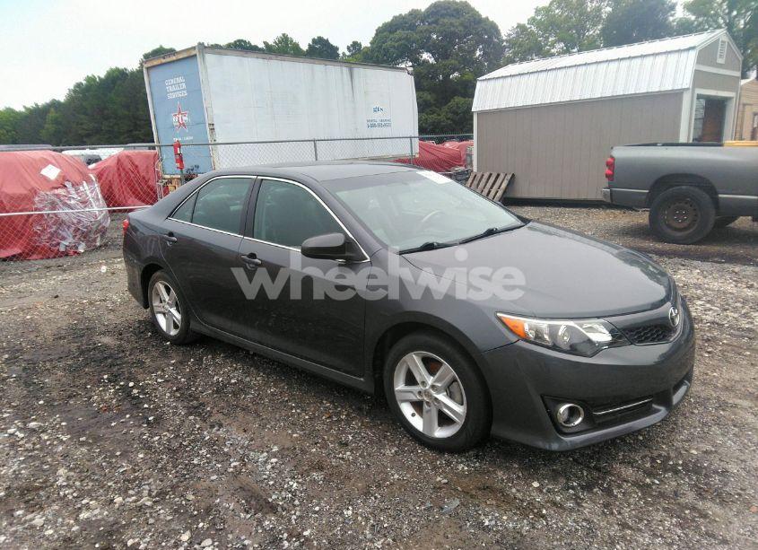 2012 Toyota Camry SE (VIN 4T1BF1FKXCU503968) main photo