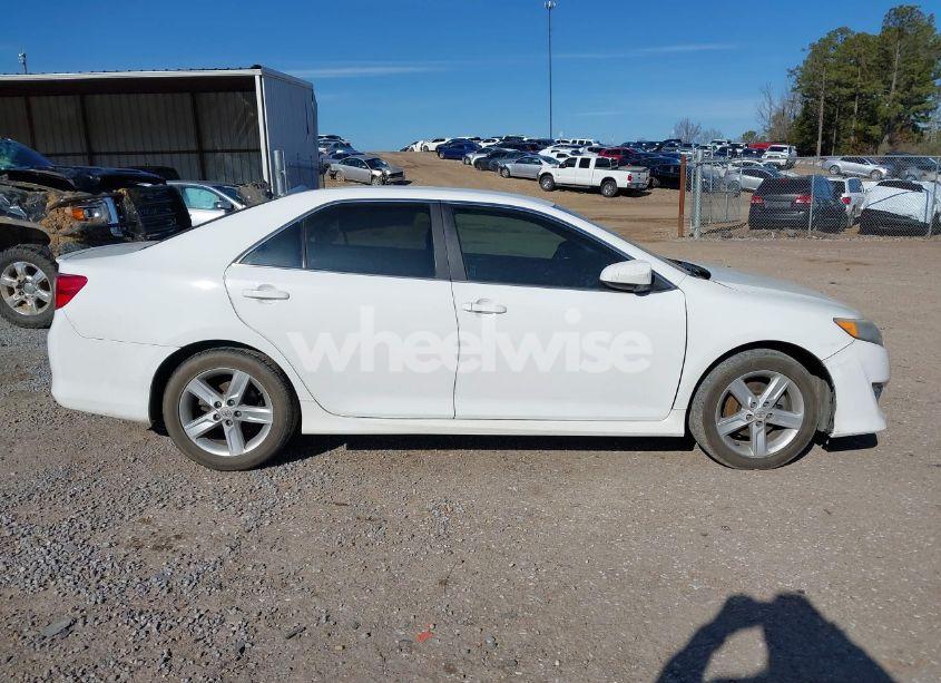 Photo 13 of 2012 Toyota Camry SE (VIN 4T1BF1FKXCU541832)