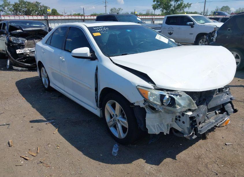 2012 Toyota Camry SE (VIN 4T1BF1FKXCU546805) main photo