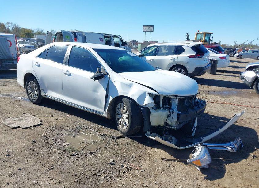 2012 Toyota Camry LE (VIN 4T1BF1FKXCU550529) main photo