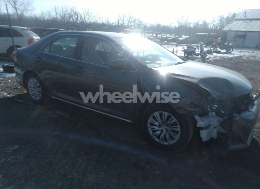 2012 Toyota Camry LE (VIN 4T1BF1FKXCU553852) main photo